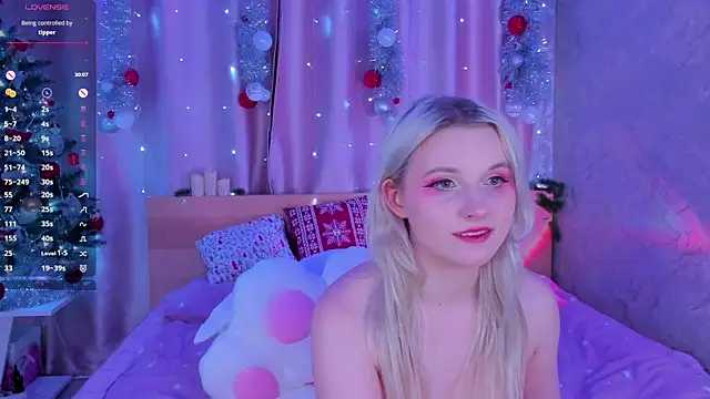 SweeteRose Royce online show from December 28, 3:59 pm