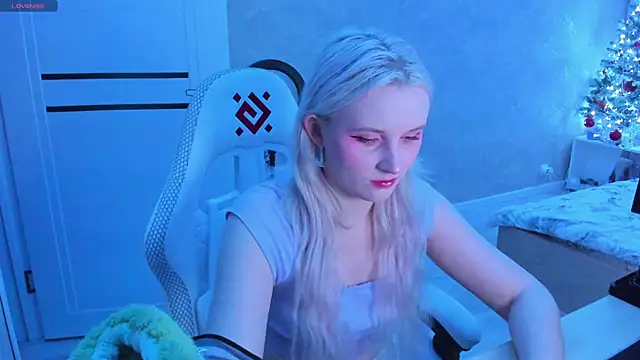 SweeteRose Royce online show from January 17, 2:50 pm