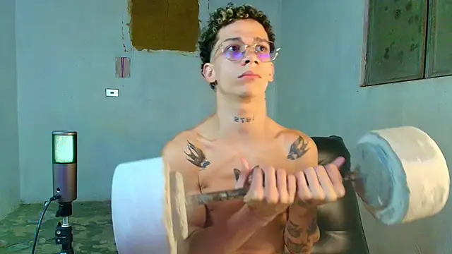 mateodeamjo online show from March 8, 2:04 am