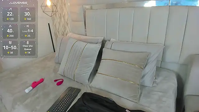 1m dalhia online show from January 31, 7:45 pm