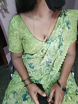 Snapshot of louise92 chatting on May 19, 4:57 pm louise92 online show from May 19, 4:57 pm