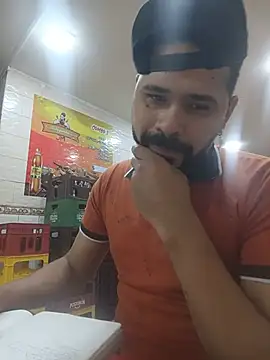 Snapshot of Joselatino23 chatting on June 27, 3:22 am Joselatino23 online show from June 27, 3:22 am