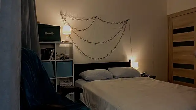 amber quell here online show from September 11, 3:12 pm