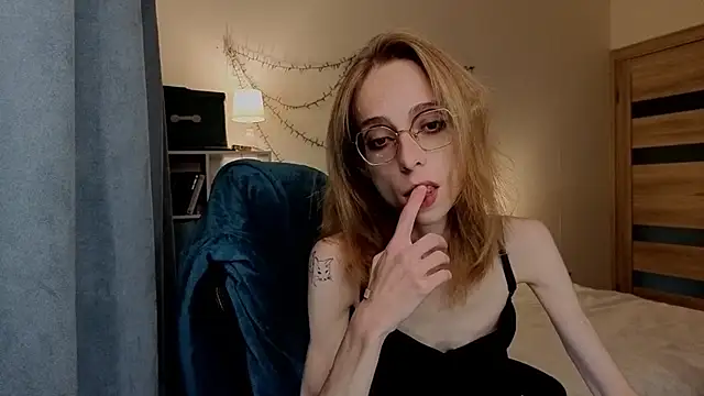 amber quell here online show from September 12, 2:17 pm