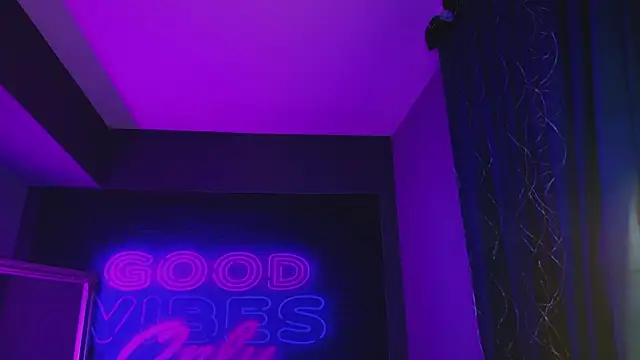 AriaVoss online show from January 31, 3:20 am