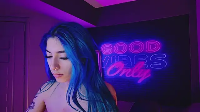 AriaVoss online show from February 12, 8:18 pm