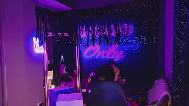 AriaVoss online show from February 13, 8:24 pm