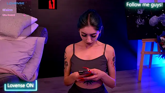 AriaVoss online show from September 25, 8:45 pm