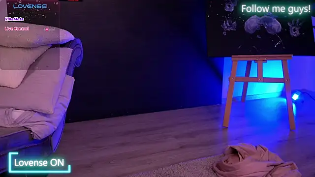 AriaVoss online show from October 5, 8:18 pm