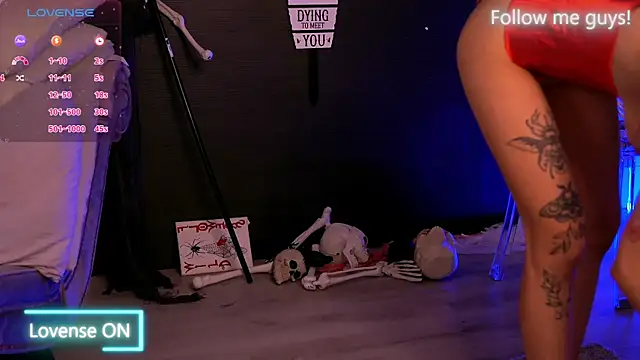 AriaVoss online show from October 18, 9:26 pm