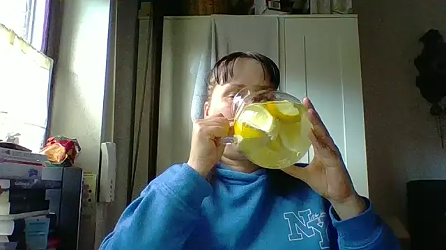  squirty cum lady  online show from March 25, 7:14 am