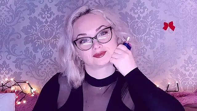 EllianaReese online show from January 11, 4:06 am