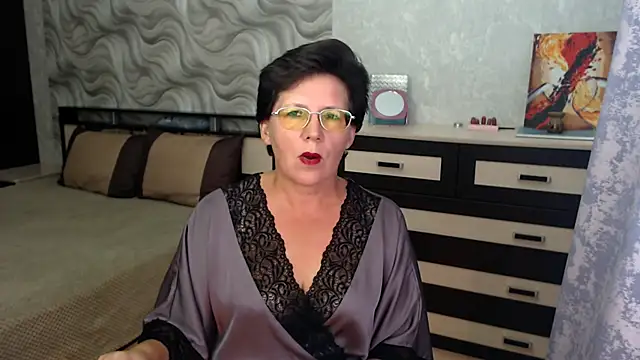 VitaCharm online show from October 2, 9:00 pm