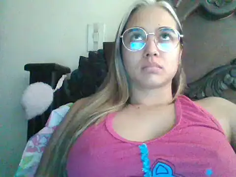 trianabell online show from January 24, 3:02 pm