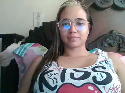 trianabell online show from January 28, 5:35 pm