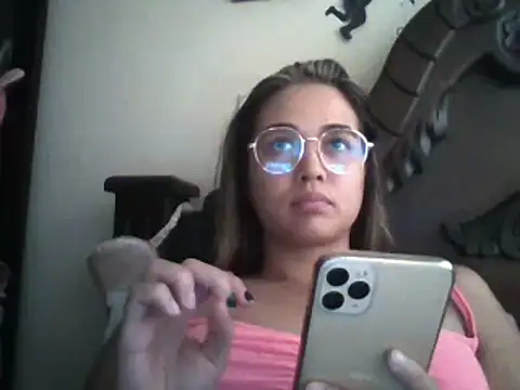 trianabell online show from February 26, 9:16 pm