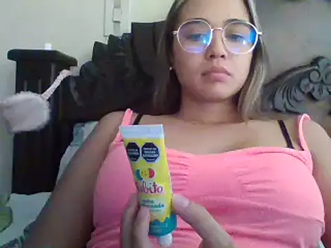 trianabell online show from February 27, 7:26 pm