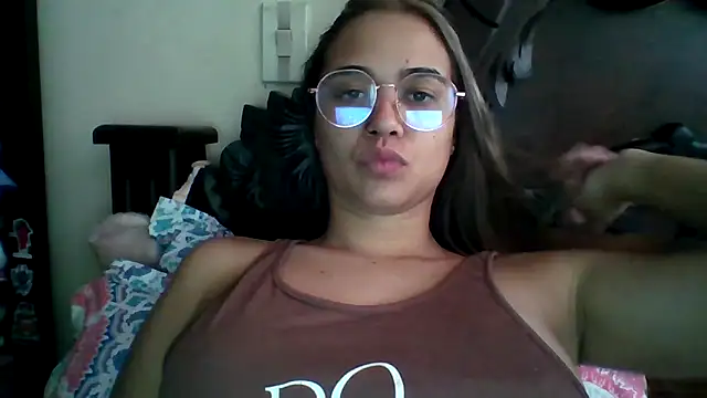 trianabell online show from September 28, 3:50 pm