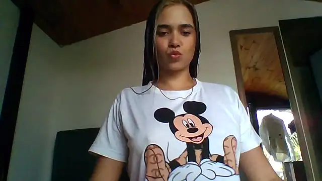 trianabell online show from December 4, 6:49 pm