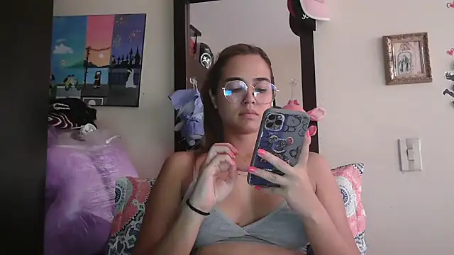 trianabell online show from April 14, 4:35 pm