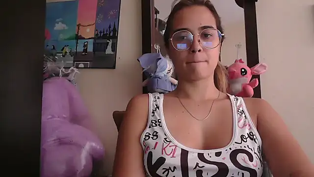 Snapshot of trianabell chatting on April 18, 4:33 pm trianabell online show from April 18, 4:33 pm