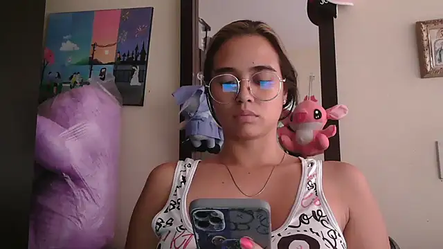 Snapshot of trianabell chatting on April 18, 7:07 pm trianabell online show from April 18, 7:07 pm