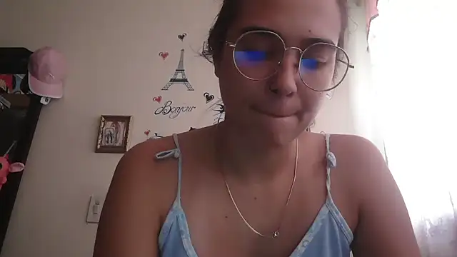 Snapshot of trianabell chatting on April 23, 4:42 pm trianabell online show from April 23, 4:42 pm