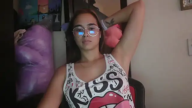 Snapshot of trianabell chatting on April 30, 8:57 pm trianabell online show from April 30, 8:57 pm
