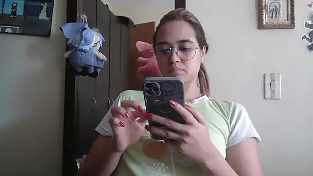 Snapshot of trianabell chatting on May 9, 4:45 pm trianabell online show from May 9, 4:45 pm