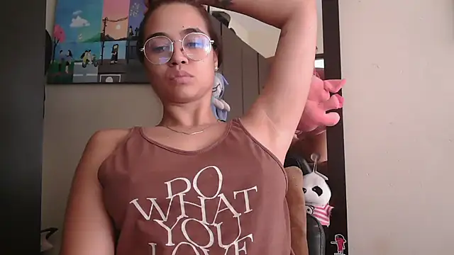 Snapshot of trianabell chatting on May 12, 4:15 pm trianabell online show from May 12, 4:15 pm