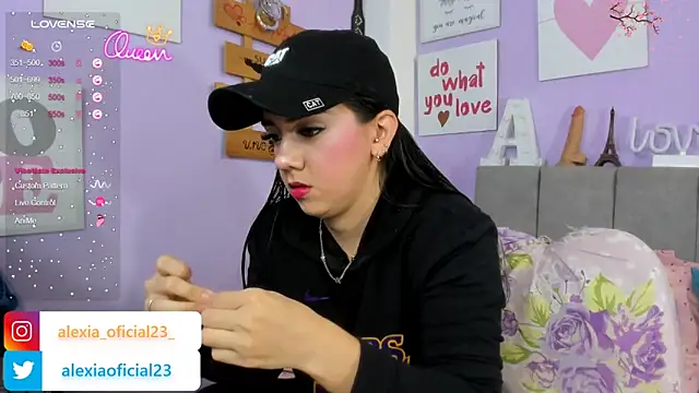 Snapshot of Alexia_Sweet_x chatting on February 6, 8:18 am Alexia Sweet x online show from February 6, 8:18 am