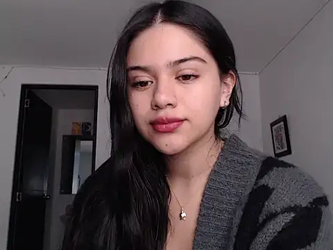 Snapshot of angelbeat_ chatting on December 6, 8:07 pm angelbeat online show from December 6, 8:07 pm