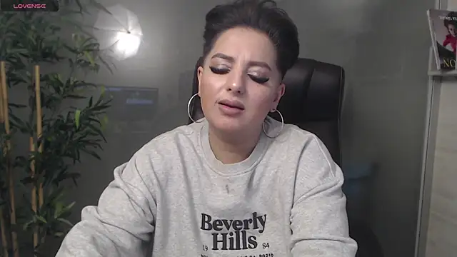 Snapshot of BustyAllyy chatting on January 15, 11:51 pm BustyAllyy online show from January 15, 11:51 pm