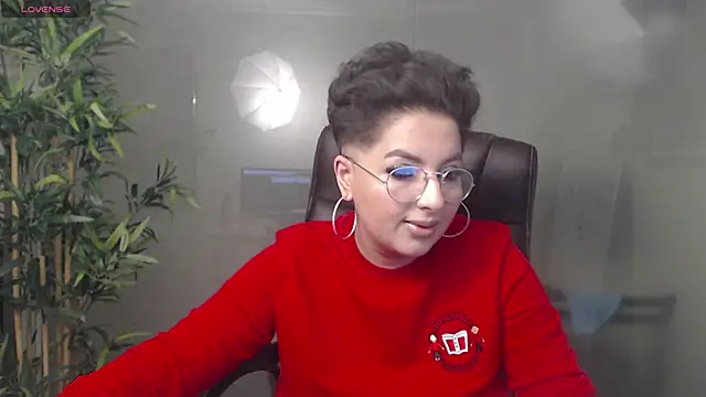 Snapshot of BustyAllyy chatting on January 18, 9:13 pm BustyAllyy online show from January 18, 9:13 pm