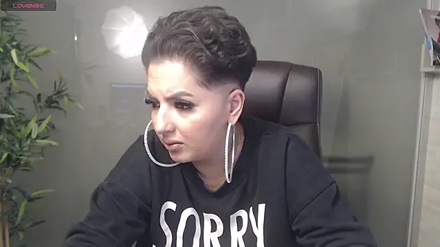 Snapshot of BustyAllyy chatting on January 20, 1:07 am BustyAllyy online show from January 20, 1:07 am