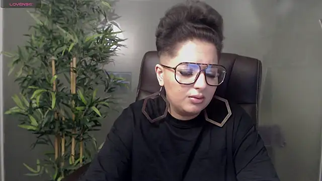 Snapshot of BustyAllyy chatting on January 26, 12:16 am BustyAllyy online show from January 26, 12:16 am