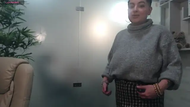 Snapshot of BustyAllyy chatting on March 4, 9:54 pm BustyAllyy online show from March 4, 9:54 pm