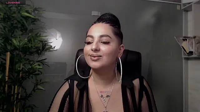 Snapshot of BustyAllyy chatting on March 5, 8:42 pm BustyAllyy online show from March 5, 8:42 pm