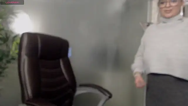 Snapshot of BustyAllyy chatting on March 12, 9:35 pm BustyAllyy online show from March 12, 9:35 pm