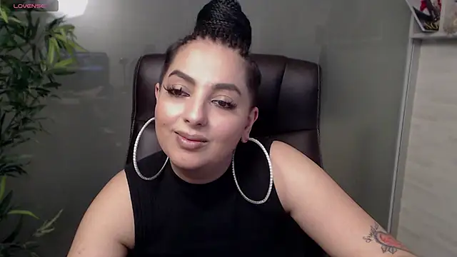 Snapshot of BustyAllyy chatting on March 13, 12:37 am BustyAllyy online show from March 13, 12:37 am