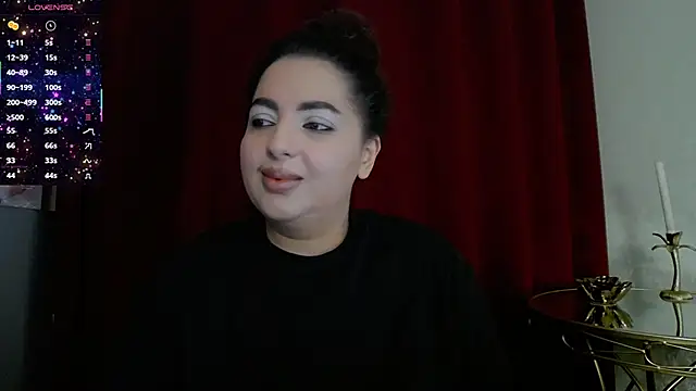 Snapshot of BustyAllyy chatting on November 12, 7:24 pm BustyAllyy online show from November 12, 7:24 pm