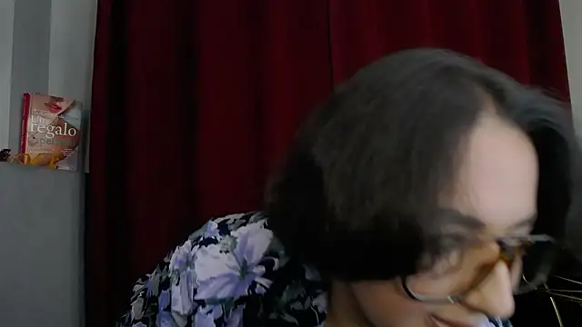 Snapshot of BustyAllyy chatting on December 3, 6:39 pm BustyAllyy online show from December 3, 6:39 pm