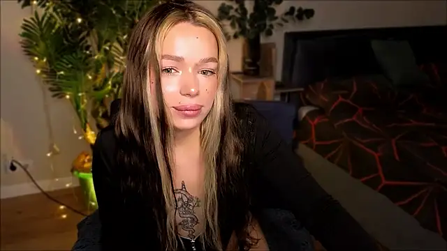 Lily Yin online show from February 10, 6:20 am