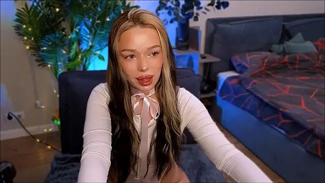 Lily Yin online show from February 12, 5:58 am