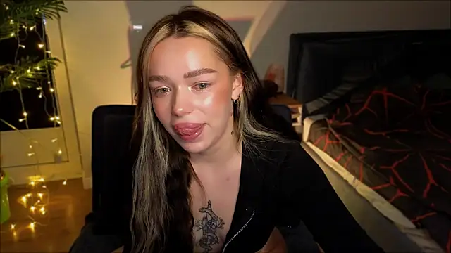 Lily Yin online show from February 19, 6:00 am