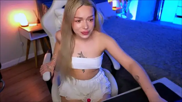 Lily Yin online show from February 7, 5:00 am