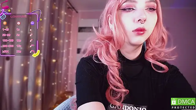 JustMeowGirl online show from October 26, 4:18 am