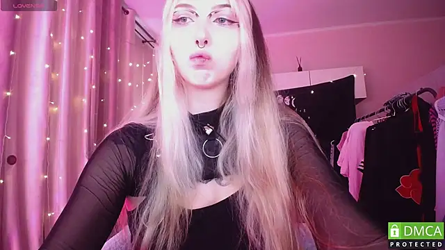 Snapshot of JustMeowGirl chatting on June 26, 4:50 am JustMeowGirl online show from June 26, 4:50 am