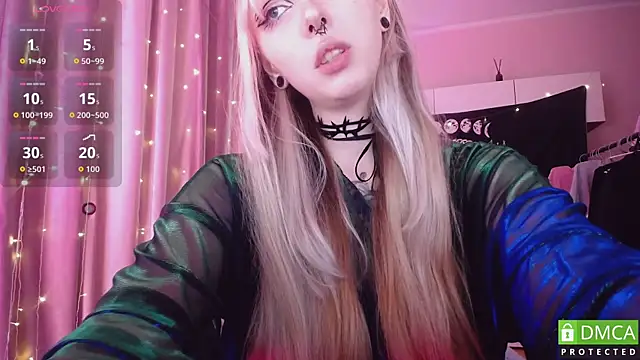Snapshot of JustMeowGirl chatting on July 3, 5:58 am JustMeowGirl online show from July 3, 5:58 am