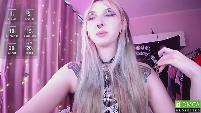 Snapshot of JustMeowGirl chatting on July 12, 5:42 am JustMeowGirl online show from July 12, 5:42 am